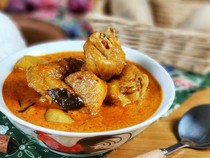 Pemilik Toko Ribut dengan Pelanggan dan Kari Ayam Kalahkan Rendang