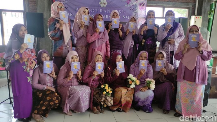 Kartini Sidoarjo meluncurkan buku