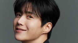 Fantagio Rilis Foto Terbaru Kim Seon Ho, Awas Meleleh!