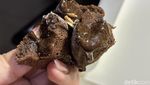 Nikmatnya Kue Balok Lumer Kebanggaan Warga Kemanggisan Jakbar