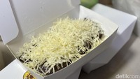 Kue Balok Lumer Kemanggisan milik seorang wanita bernama Fira yang juga merupakan seorang karyawan kantoran. Foto: detikcom/Riska Fitria