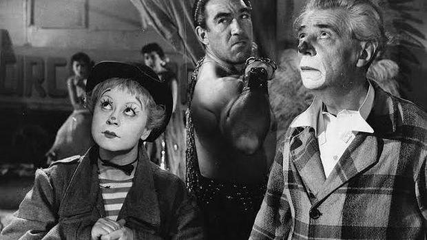 Cuplikan adegan dalam film La Strada.