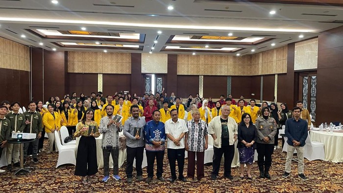 Launching dan bedah buku Hantu Tuan Kebun