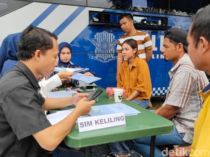 Layanan Kopi Manis Polres Tanah Bumbu memudahkan warga mengurus SIM hingga SKCK