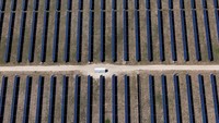 Engie Anson Solar PV Park adalah proyek pembangkit listrik tenaga surya yang dipasang di tanah yang tersebar di area seluas 2.200 hektar.  