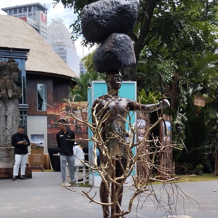 Menikmati 28 Patung dan Alam di Art Jakarta Gardens 2025 digelar di Hutan Kota by Plataran pada 22-27 April 2025.