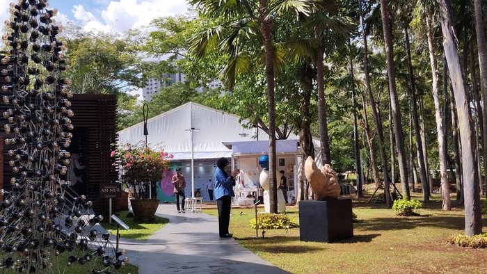 Menikmati 28 Patung dan Alam di Art Jakarta Gardens 2025 digelar di Hutan Kota by Plataran pada 22-27 April 2025.
