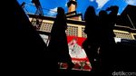 Menikmati Langit Biru Jakarta dengan Street Photography
