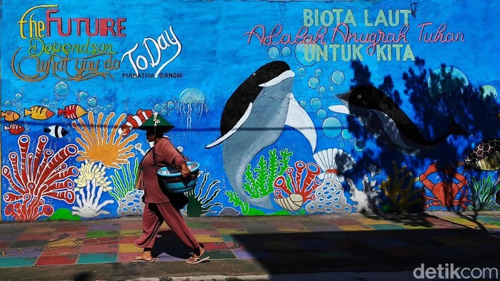 Menikmati Langit Biru Jakarta dengan Street Photography Langit Jakarta terlihat biru pada Kamis (24/4/2025) siang. Bagi Anda yang menyukai fotografi dapat mengabadikan momen ini dengan kamera atau ponsel.