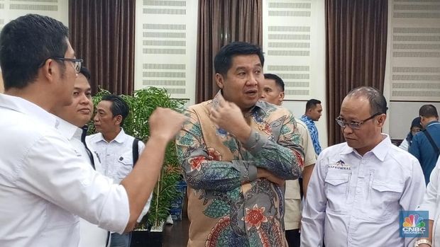 Menteri Perumahan dan Kawasan Permukiman Maruarar Sirait di kantor Badan Pengawasan Keuangan dan Pembangunan, Jakarta Timur, Kamis (24/4/2025). (CNBC Indonesia/Robertus Andrianto)