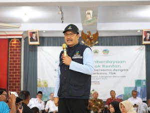 Mensos Dorong Penerima Bansos Naik Kelas Lewat Pemberdayaan Eceng Gondok