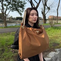 Tak sampai di situ, skandal Nagona Mei semakin rumit karena wanita 25 tahun itu juga digosipkan berpacaran dengan aktor Korea, Kim Moo Joon.  Beberapa waktu lalu, reporter juga menangkap kedua pemain serial ‘Caster’ itu sedang bersama. Dikatakan jika Kim Moo Joon menghabiskan malam di rumah Nagano bahkan sering menginap di sana selama syuting di Jepang. Foto: Instagram @mei_nagano0924