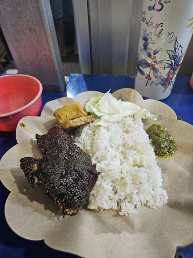 Nasi bebek Rp 20.000