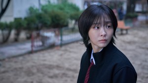 Kim Da Mi memerankan Yoo Yi Na di Nine Puzzles. Dia bekerja di kepolisian sebagai profiler. (Foto: dok. Disney+)