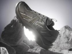 Onitsuka Tiger Rilis Sneakers ULTI RS, Perpaduan High Fashion dan Olahraga