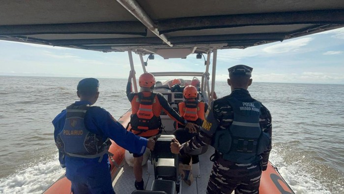 Pencarian 2 Korban Speedboat Tenggelam di Padang Tikar