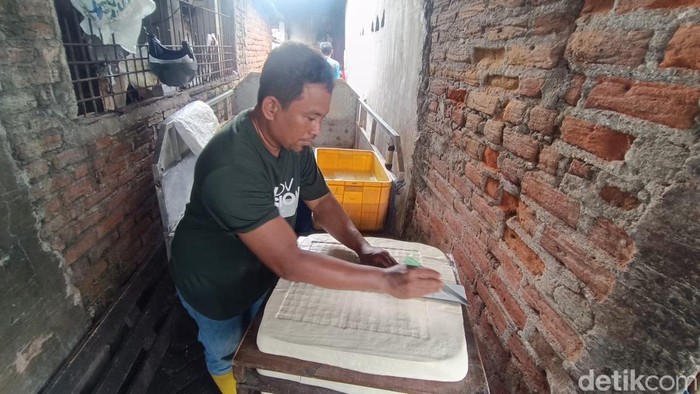 Perajin tahu di Sidoarjo
