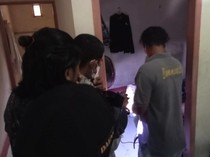 Pensiunan TNI Tewas Membusuk di Kos Labuhan Lombok