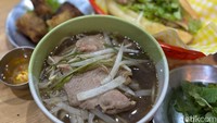 Pho sendiri merupakan hidangan mie kuah khas Vietnam, yang terdiri dari mie beras, daging sapi, sayuran, dan pakai kuah kaldu sapi. Foto: detikcom/Riska Fitria