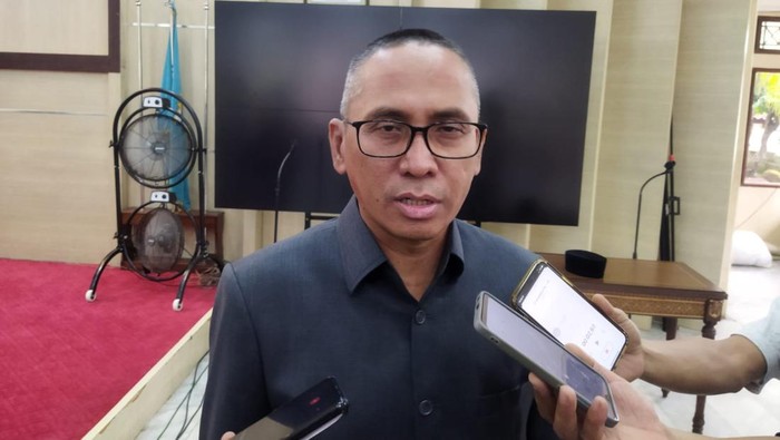 Plt Kepala Dinas pendidikan, pemuda dan olahraga (Dindikpora) Pandeglang Asep Rahmat (Aris Rivaldo/detikcom)
