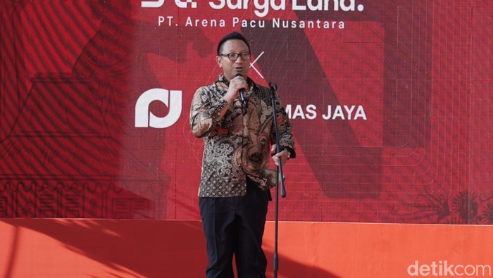 PT Pulo Mas Jaya bersama PT Arena Pacu Nusantara resmi menandatangani perjanjian kerja sama pemanfaatan, pembangunan dan pengelolaan fasilitas olahraga berkuda pacu di JIEPP, Rabu (23/4/2025). Hal ini disaksiakn langsung oleh Ketua Umum PP Pordasi, Aryo Djojohadikusumo.