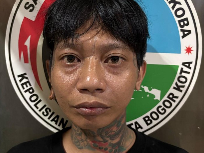 Pria di Bogor Tengah ditangkap polisi karena diduga menjual obat keras. (dok.Istimewa)