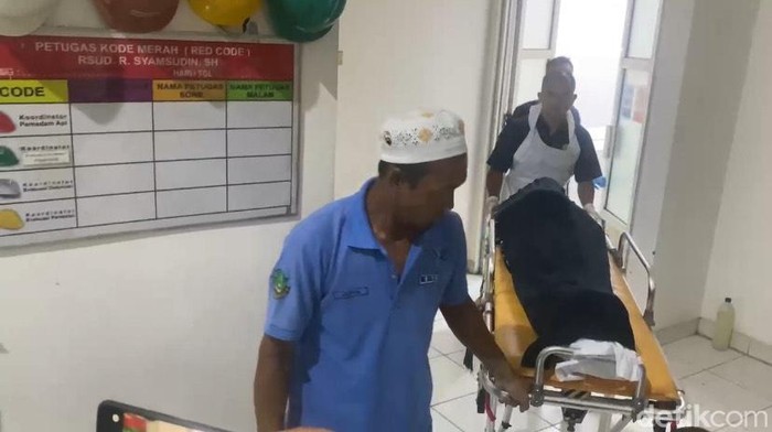 Pria Sukabumi yang disangka tewas terkena peluru nyasar. Pria Sukabumi yang disangka tewas terkena peluru nyasar.