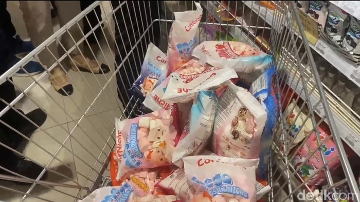Produk marshmallow yang disita Disdag Sumsel.
