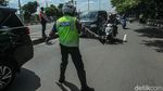 Ramai-ramai Lawan Arah Hindari Polisi di Jaktim