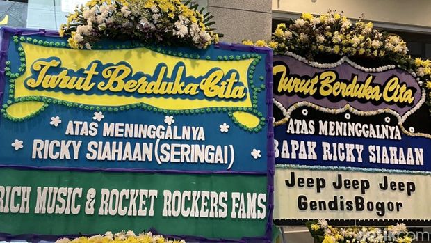 Suasana rumah duka Ricky Siahaan.