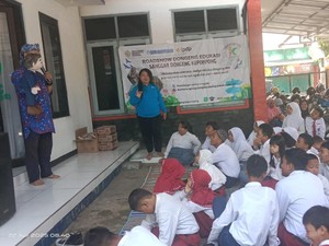 Sanggar Dongeng Kepompong Hibur Pelajar SLB di Malang