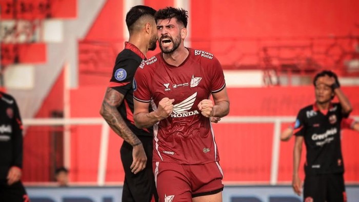 Striker PSM Makassar Matheus Silva jarang dimainkan di Liga 1 2024/2025.