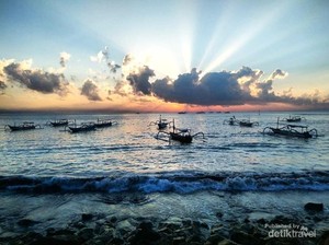Sejarah Perahu Jukung di Bali yang Begitu Ikonik
