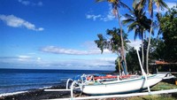3. Jukung di pantai Batu Ringgit Karangasem Bali