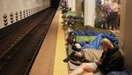 Warga Kyiv Berlindung di Metro Saat Serangan Rudal Rusia