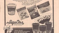 Ini merupakan poster iklan produk mie instan merek Supermi. Ada hal yang menarik, karena berhadiah 1 gelas untuk pembelian 10 bungkus. Foto: Instagram @potolawanofficial