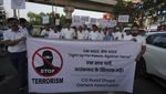 Aksi Damai Warga India untuk Korban Serangan Militan