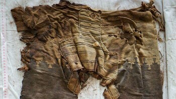 Celana panjang tertua yang pernah ditemukan, usianya sekitar 3.500 tahun. Foto: Bored Panda