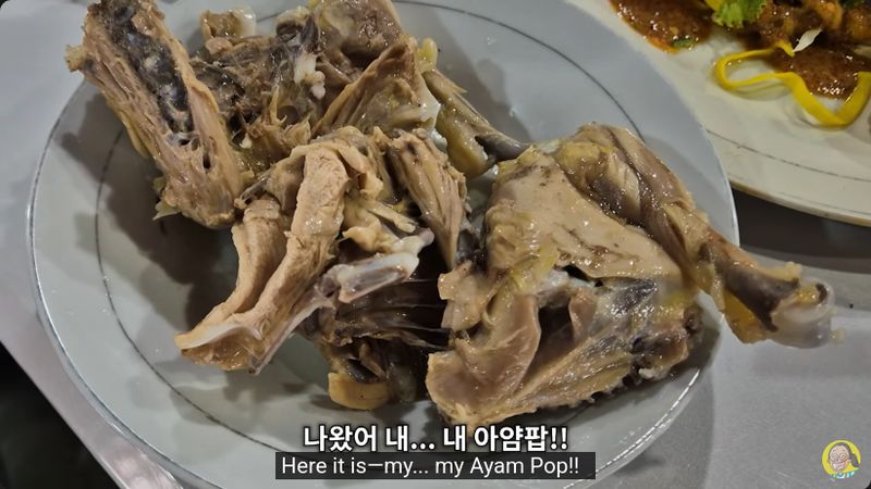 YouTuber cicip ayam pop langsung ke tempat asalnya