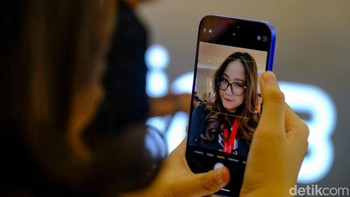 Tak hanya itu, fitur AI terintegrasi juga menjadi salah satu unggulan dengan personal assistant yang mampu mempelajari kebiasaan pengguna secara real-time.  