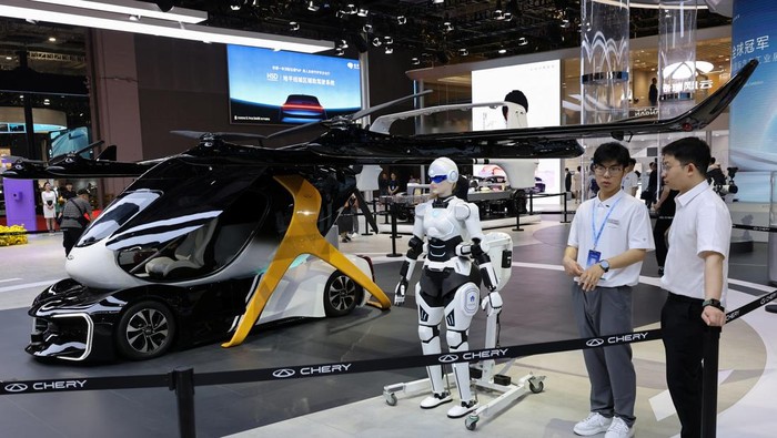 Deretan Mobil Terbang yang Mejeng di Shanghai Auto Show 2025 A Hongqi Tiannian 1 flying car is displayed during a media day for the Auto Shanghai show in Shanghai, China April 23, 2025. REUTERS/Go Nakamura