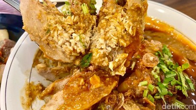 Huaah! Pedasnya Bakso Cirawang Viral Pakai Tulang Rangu dan Urat Koyor