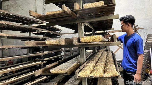 Imbas Kedelai Naik, Perajin Tempe di Mojokerto Kurangi Ukuran agar Tetap Laris