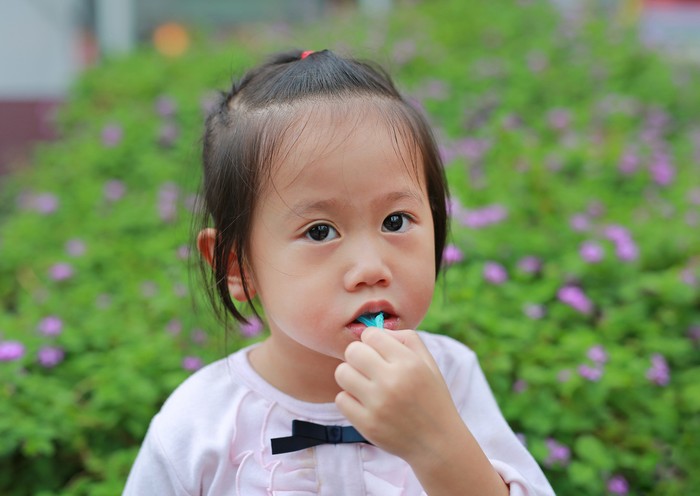 Jajanan anak mengandung mikroplastik