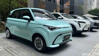 Jetour X20e memang belum secara resmi meluncur di sana, melainkan hanya dipajang di salah satu tempat penginapan yang disewa pabrikan. Menarikanya, kendaraan tersebut sudah RHD (right hand drive) atau setir kanan. Foto: Septian Farhan Nurhuda/detik.com