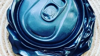 Karya seni hebat lainnya yang mengingatkan kita akan pentingnya daur ulang. Foto: Reddit Andrew_Howe_Sculptor via Brightside