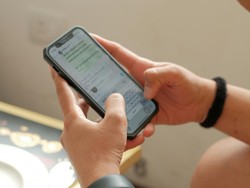 Cara Transkrip VN WhatsApp Jadi Teks Otomatis, Solusi di Tempat Ramai