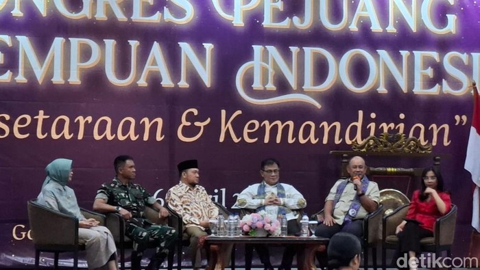 Kepala BGN Dadan Hindayana dalam acara Kongres Pejuang Perempuan di Golden Boutique Hotel Kemayoran, Jakarta Pusat, Jumat (25/4/2025).