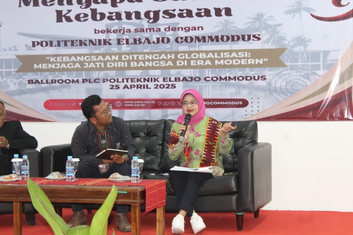 Kepala Biro Hubungan Masyarakat dan Sistem Informasi Setjen MPR RI, Anies Mayangsari Muninggar menghadiri acara Sarasehan Kehumasan MPR RI Menyapa Sahabat Kebangsaan di Politeknik eLBajo Commodus, Labuan Bajo, hari ini.