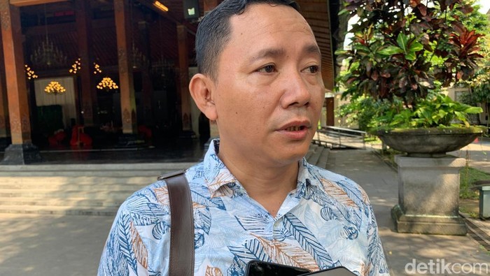 Pengageng Sasana Wilapa Keraton Surakarta Hadiningrat, KPA.H Dany Nur Adiningrat ditemui di Balai Kota Solo, S
Jumat (25/4/2025).